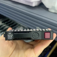 Enterprise grade solid state drive HPE 240GB U.2 NVMe PCIe high-speed read suitable for DL380 Gen10 system boot disk